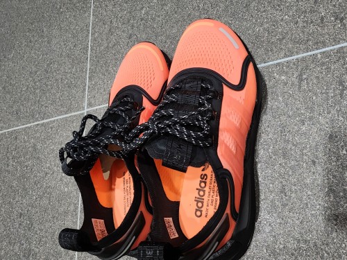 아디다스 NMD V3